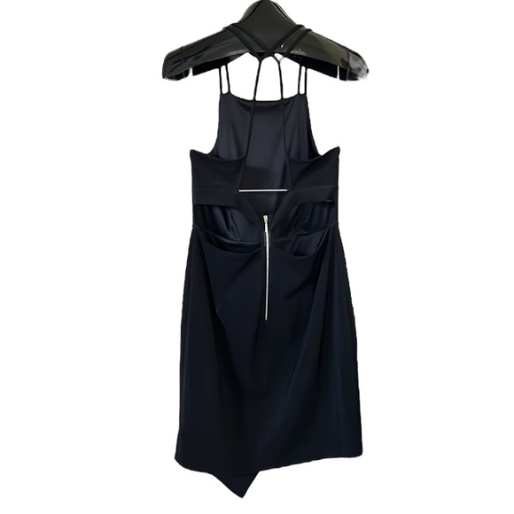 Express asymmetrical exposed strappy back - Picture 8 of 9